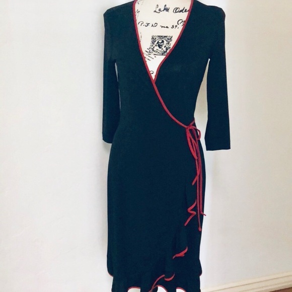 BCBG Dresses & Skirts - BCBG Vintage wrap dress